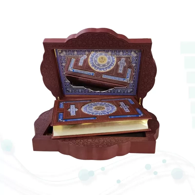 قرآن وزیری بدون ترجمه گلاسه چرم قهوه ای جعبه دار طرح صدف پلاک دار با آینه